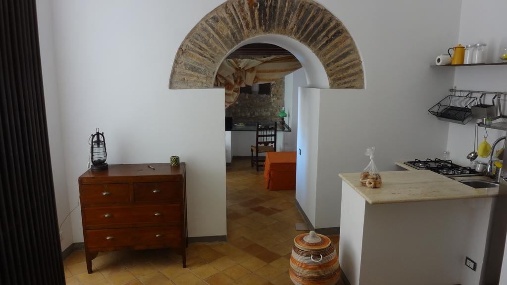 Torrione San Lorenzo I Terracina Exterior foto